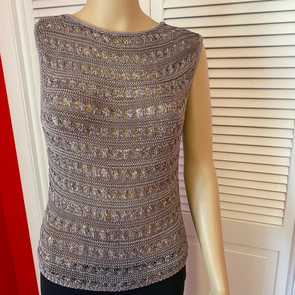 NWT Emanuel by Emanuel Ungaro shell in a size small.